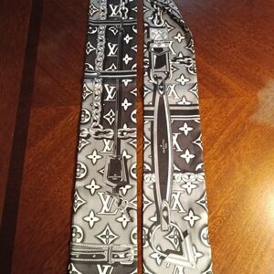 Louis Vuitton Black and Gray Monogram Twilly